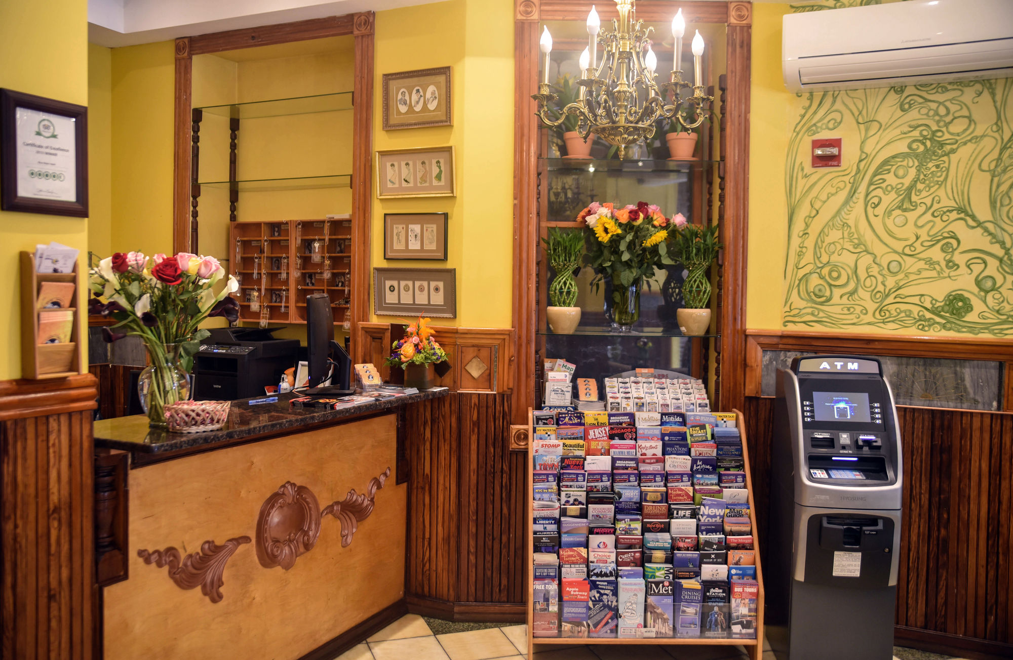 Фото The Historic Blue Moon Hotel - Nyc