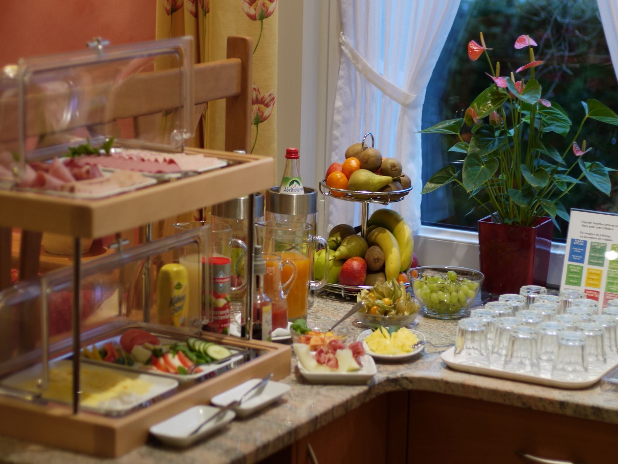 Фото Hotel Kriemhild am Hirschgarten