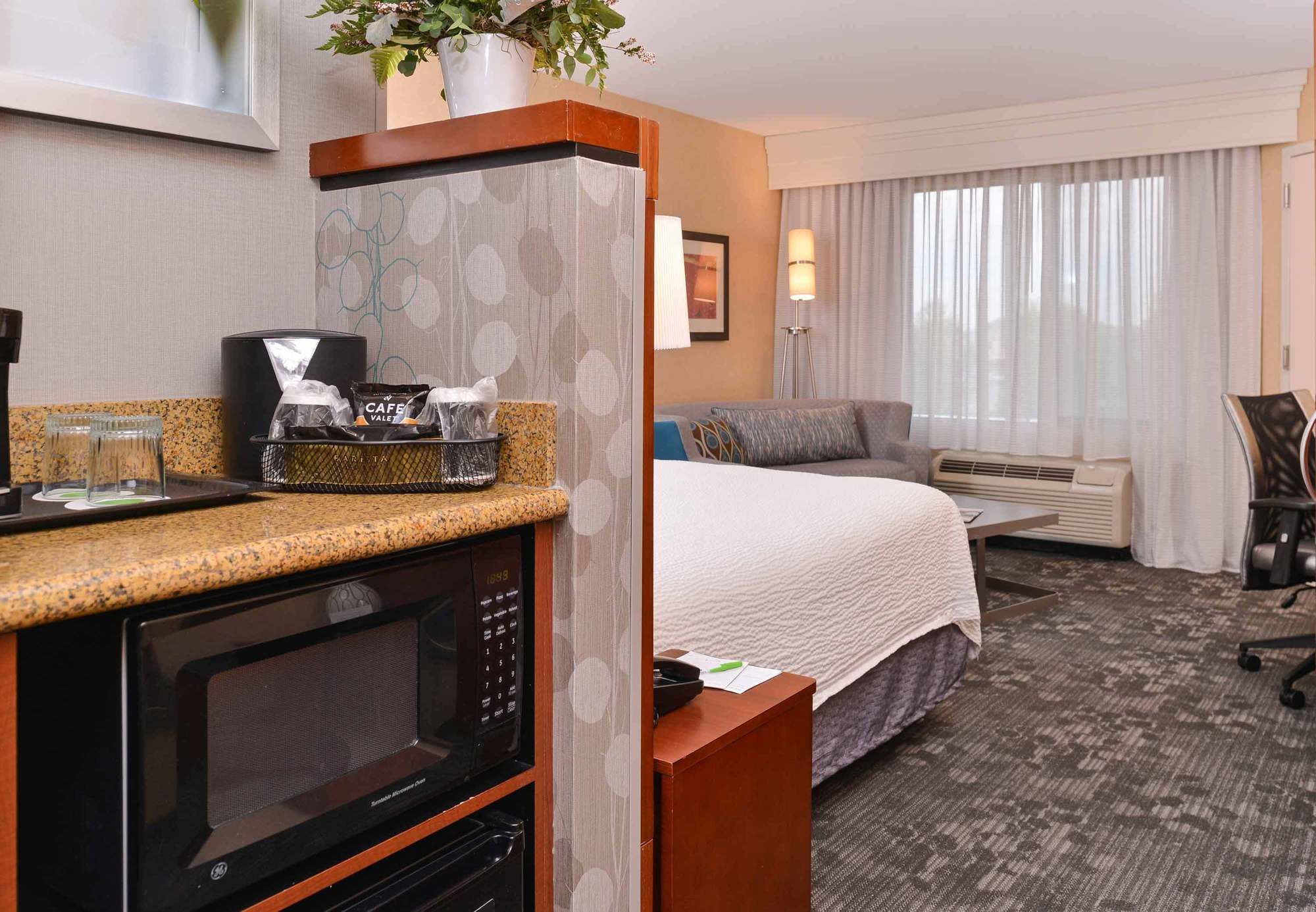 Фото Courtyard by Marriott Boise West Meridian