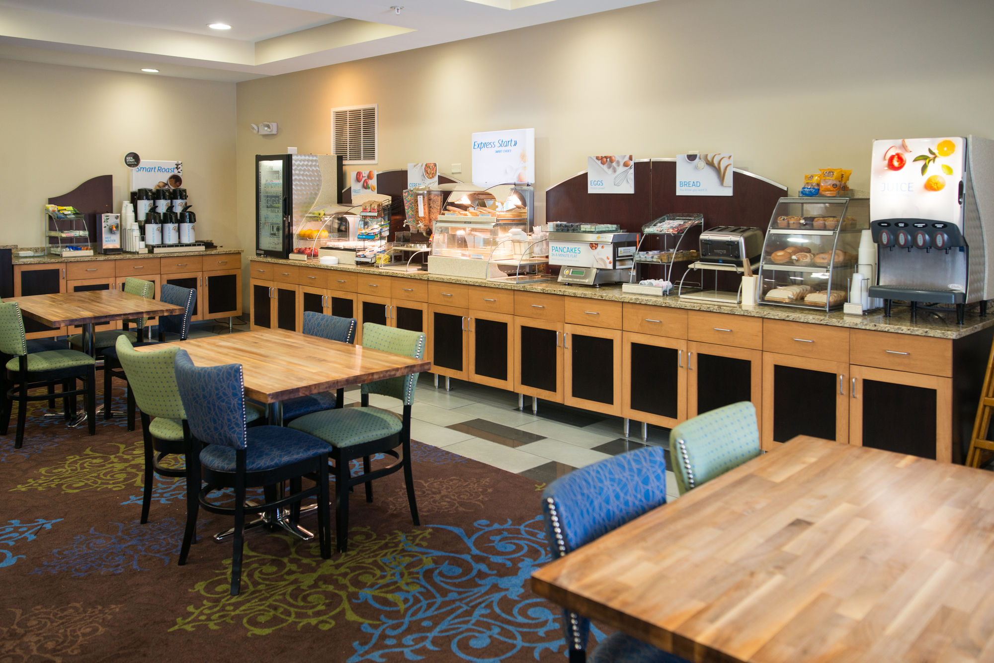 Фото Holiday Inn Express Hotel & Suites Albert Lea - I-35, an Ihg Hotel