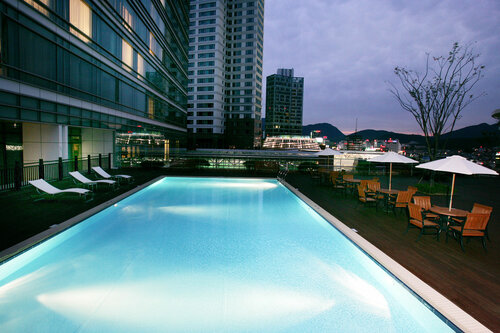 Внешний вид отеля Grand Mercure Ambassador Changwon в Чханвоне, фото 2