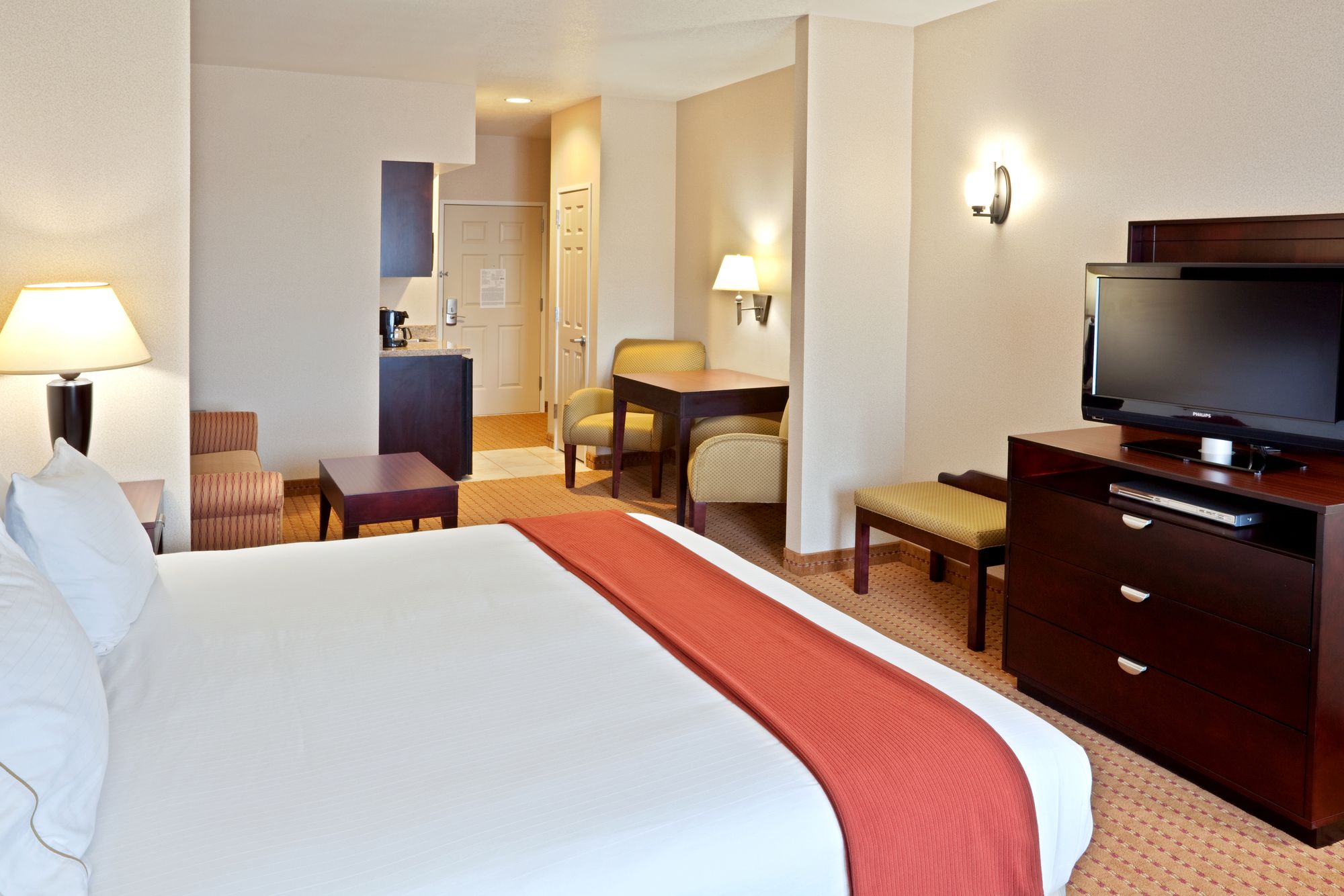 Фото Holiday Inn Express & Suites Ontario, an Ihg Hotel