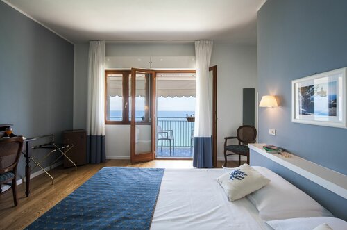 Внешний вид отеля Hotel Punta Nord - Est в Кастелламмаре-дель-Гольфо, фото 2