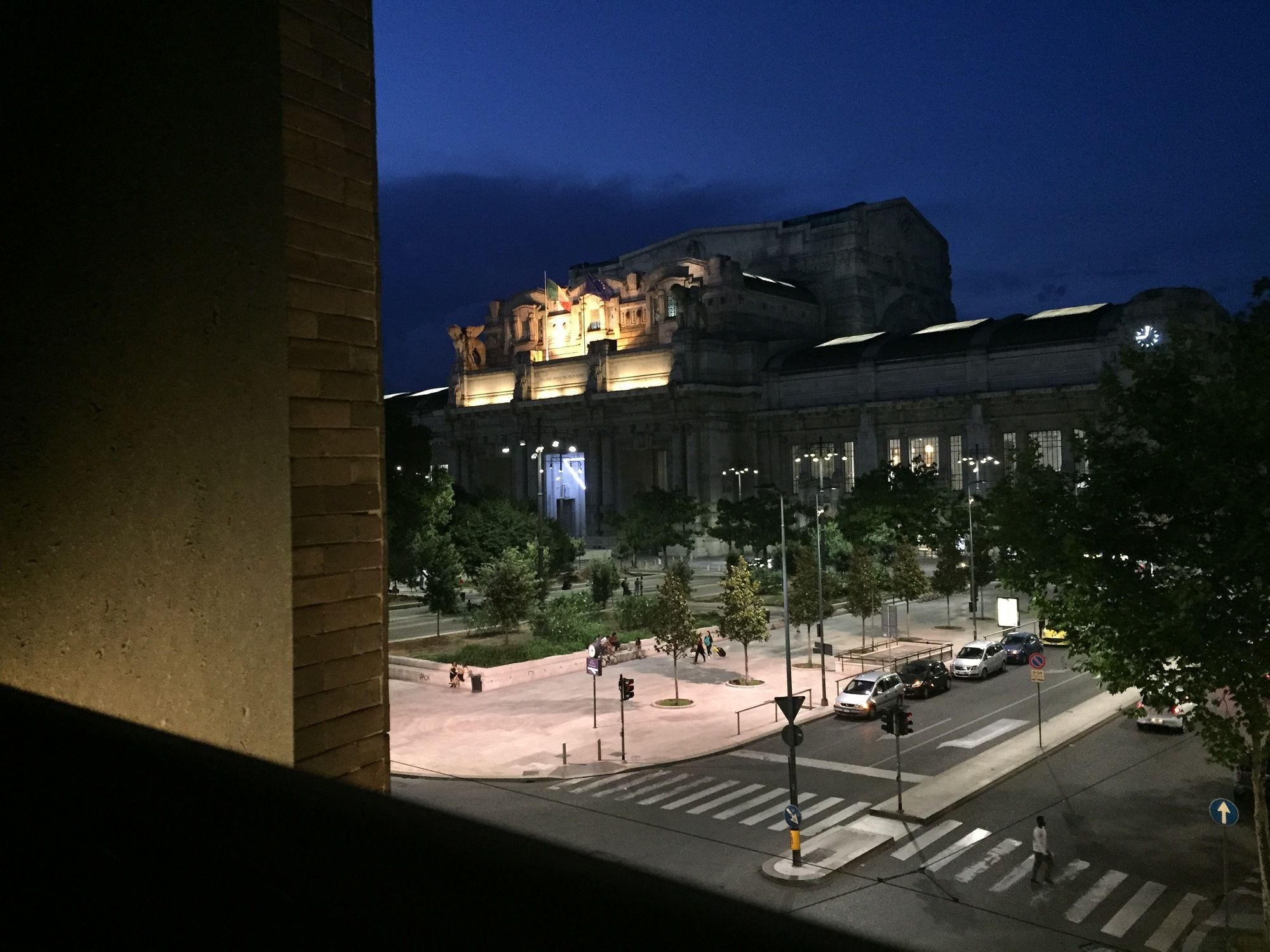 Фото отеля 2