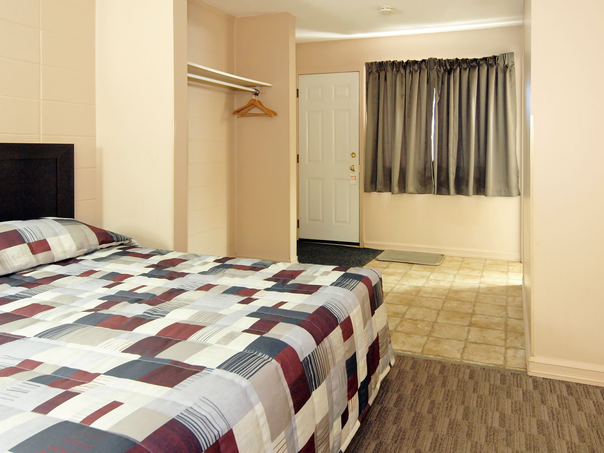 Фото Canadian Motor Inn