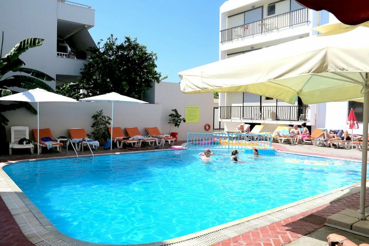 Фото Poseidon Hotel and Apartments