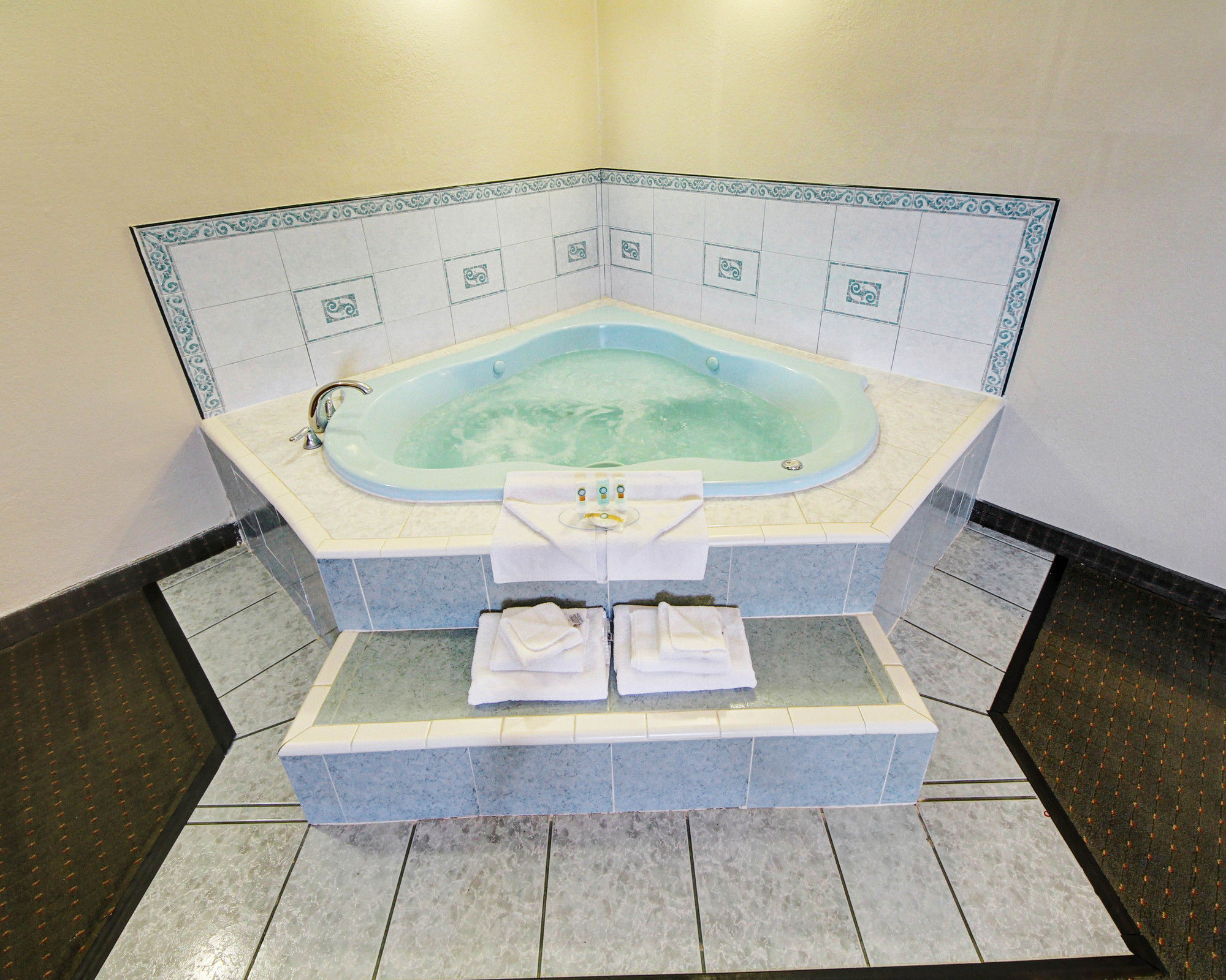 Фото Americas Best Value Inn Pharr