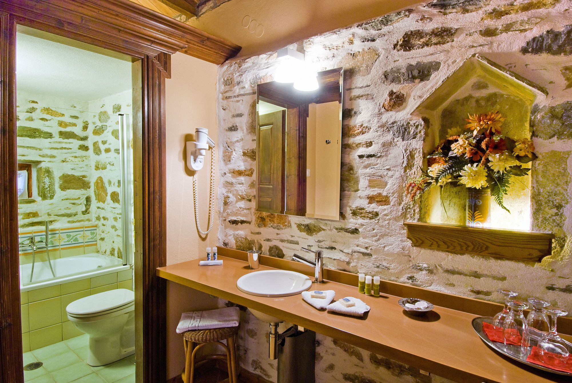 Фото Anovolios Boutique Hotel