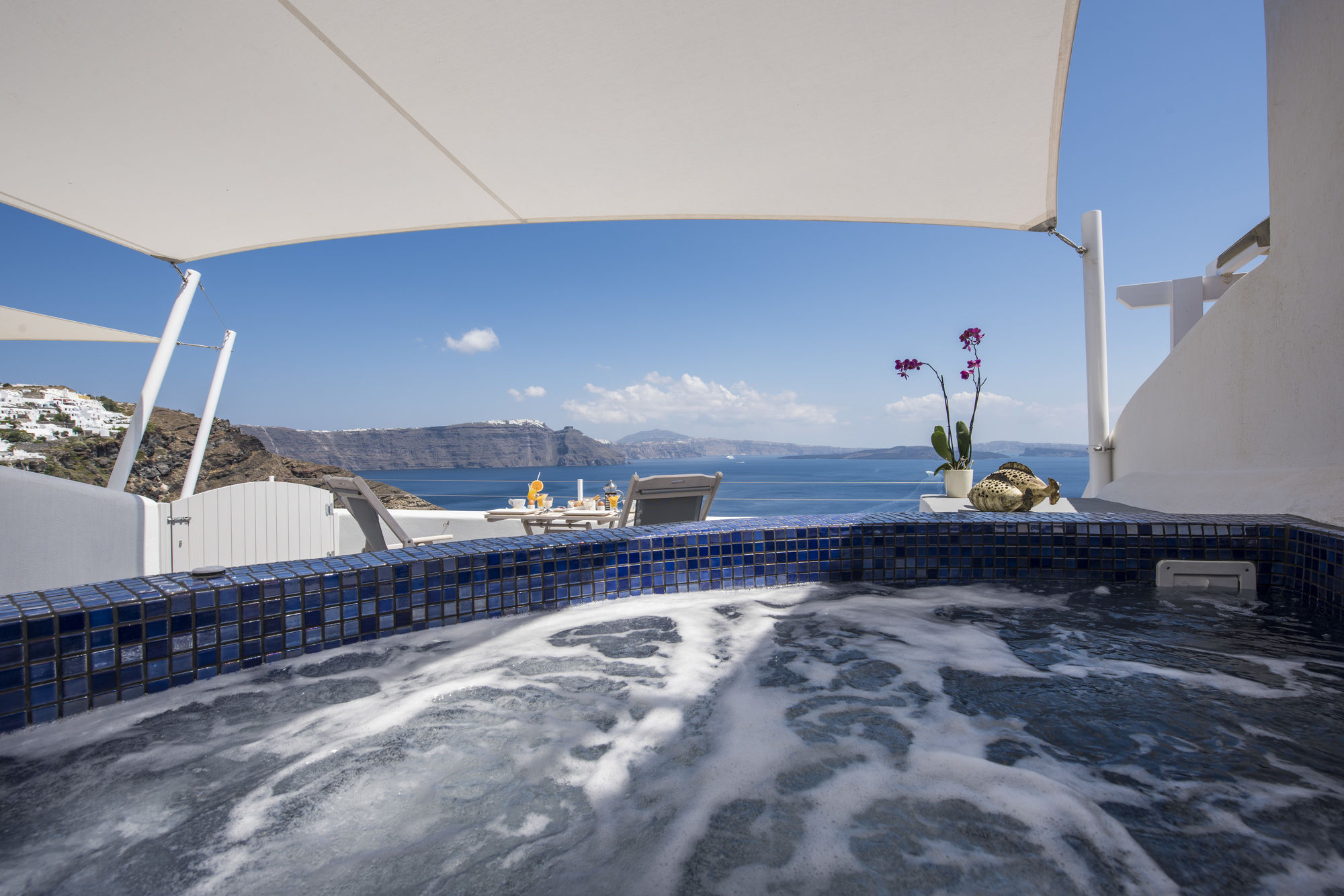 Фото Ambition Suites