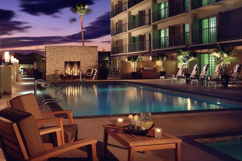 Фото Courtyard by Marriott Los Angeles - Sherman Oaks