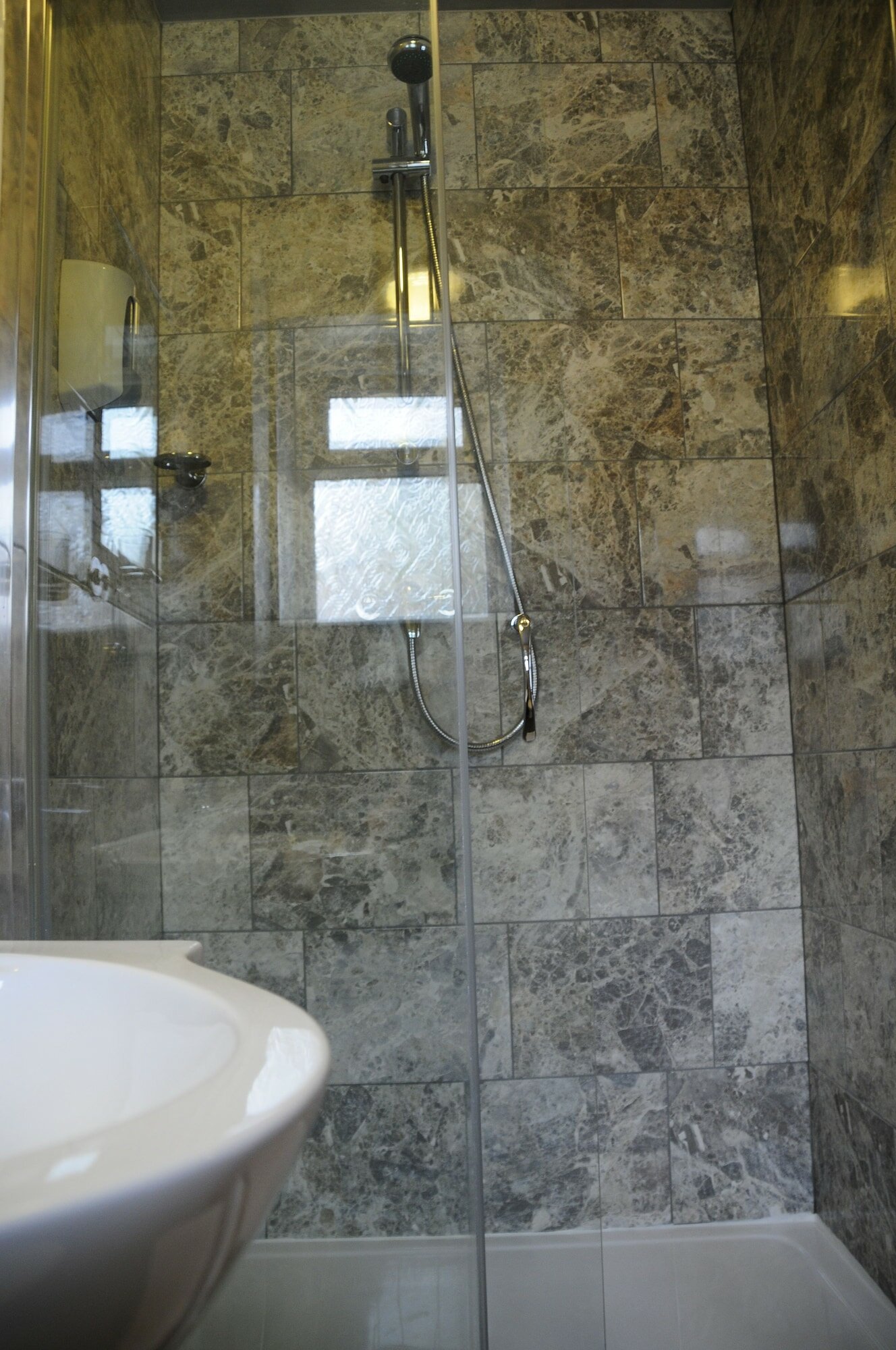 Фото Cricklewood Lodge Hotel