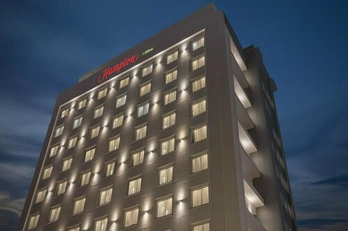 Внешний вид отеля Hampton by Hilton Dubai Al Barsha в Аль-Барше, фото 4