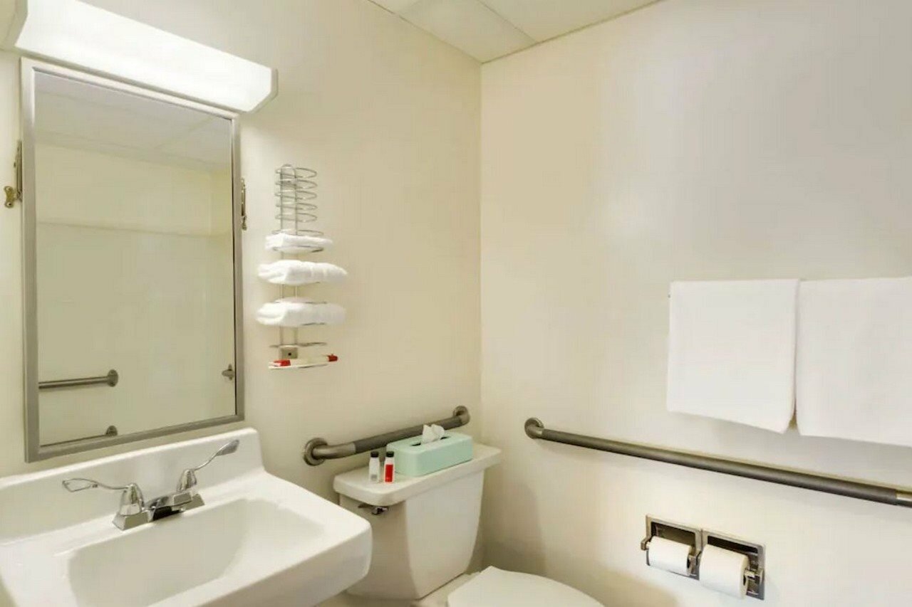 Фото Travelodge by Wyndham Niagara Falls