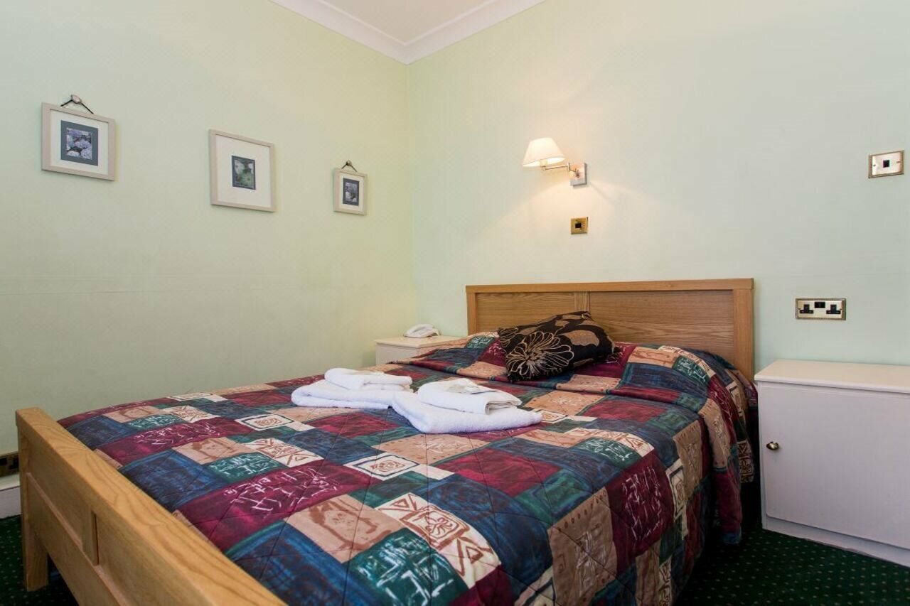 Фото Oyo Ridgeway Hotel