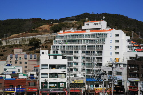 Гостиница Dorcas Tourist Hostel в Тхонъёне