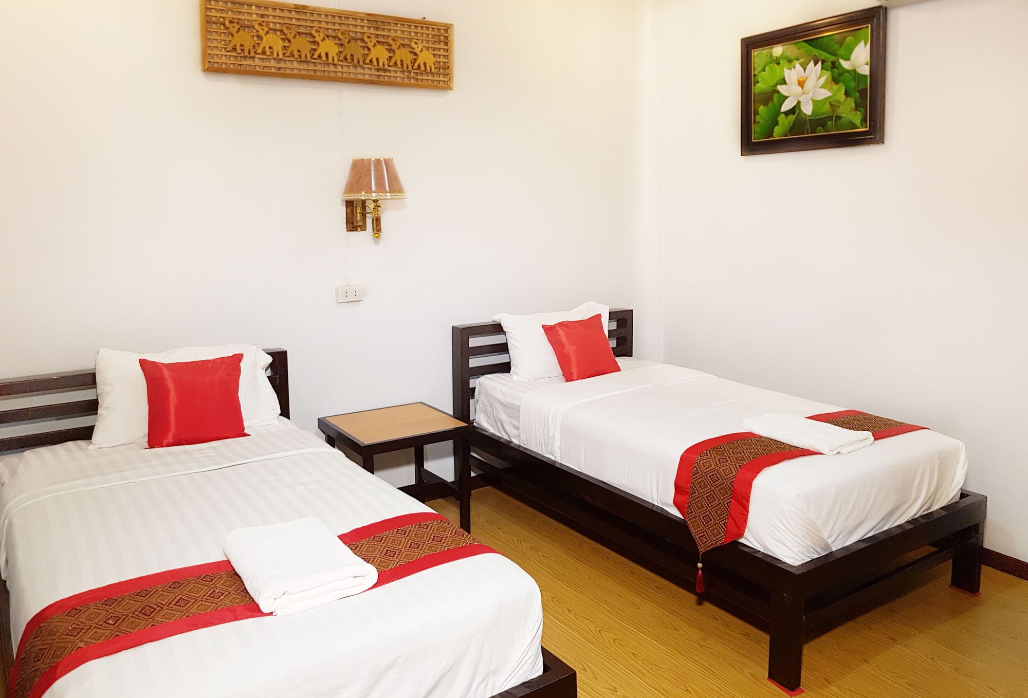 Фото Banphu Montalang Resort