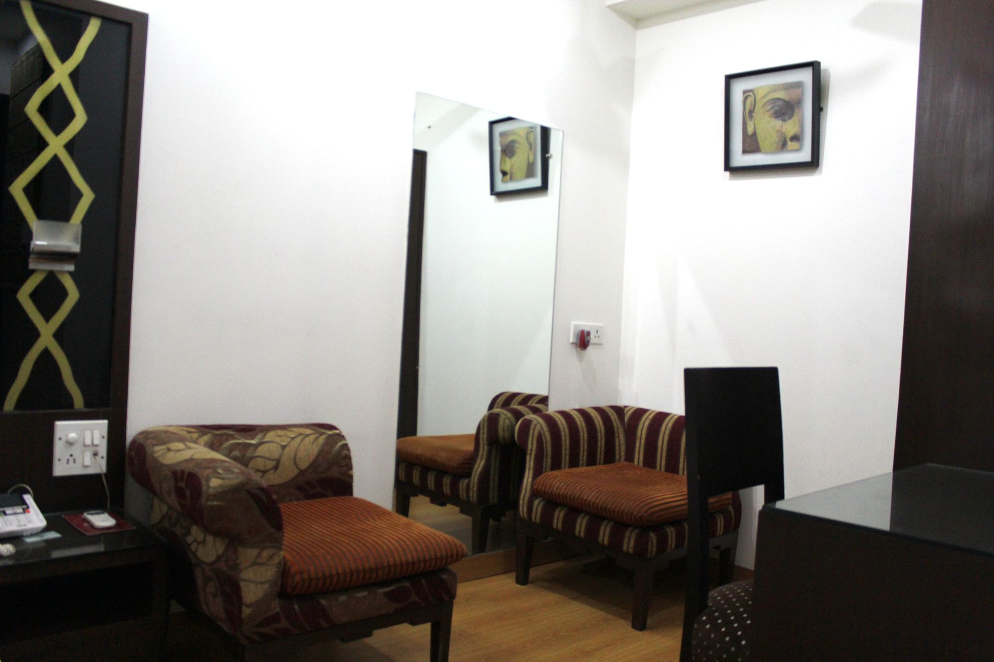 Фото Hotel Haris MG Road Gurugram