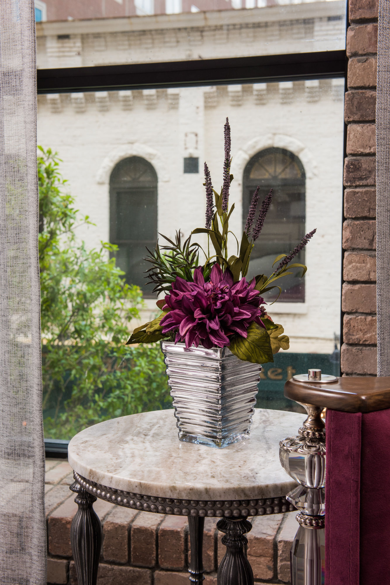 Фото The Ivey's Hotel