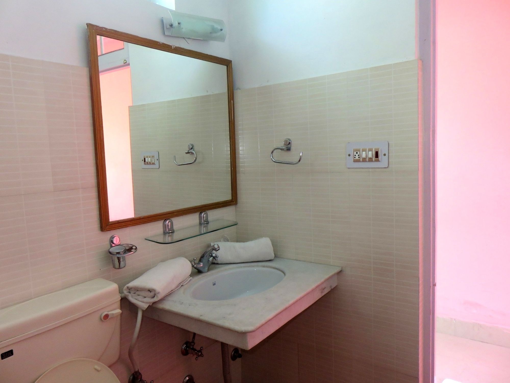 Фото Tih Hotel Maryul