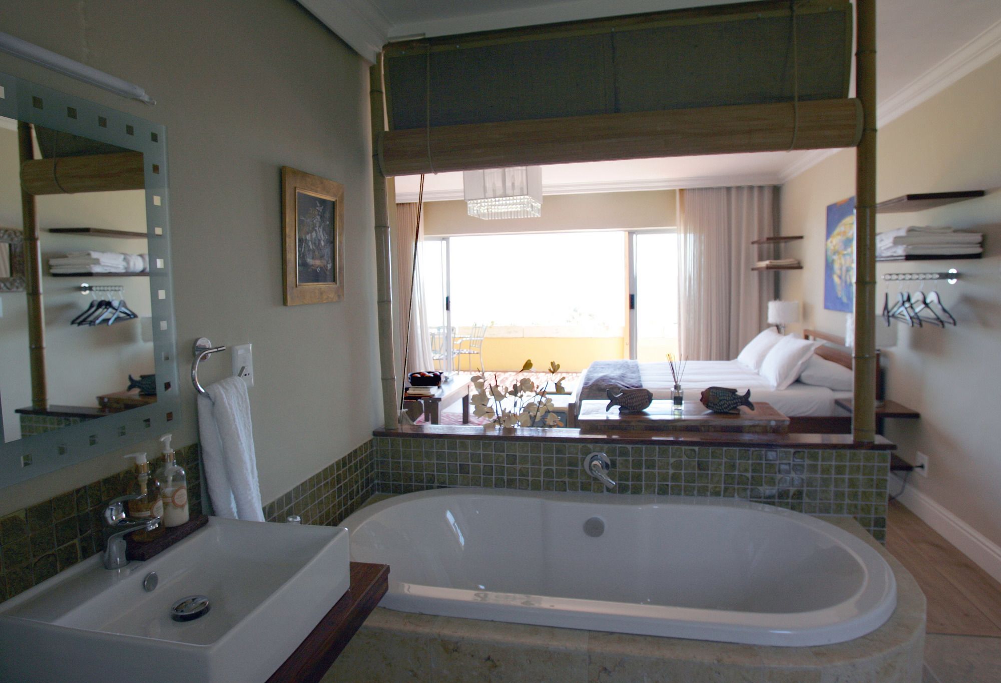 Фото Dolphin Inn Guesthouse