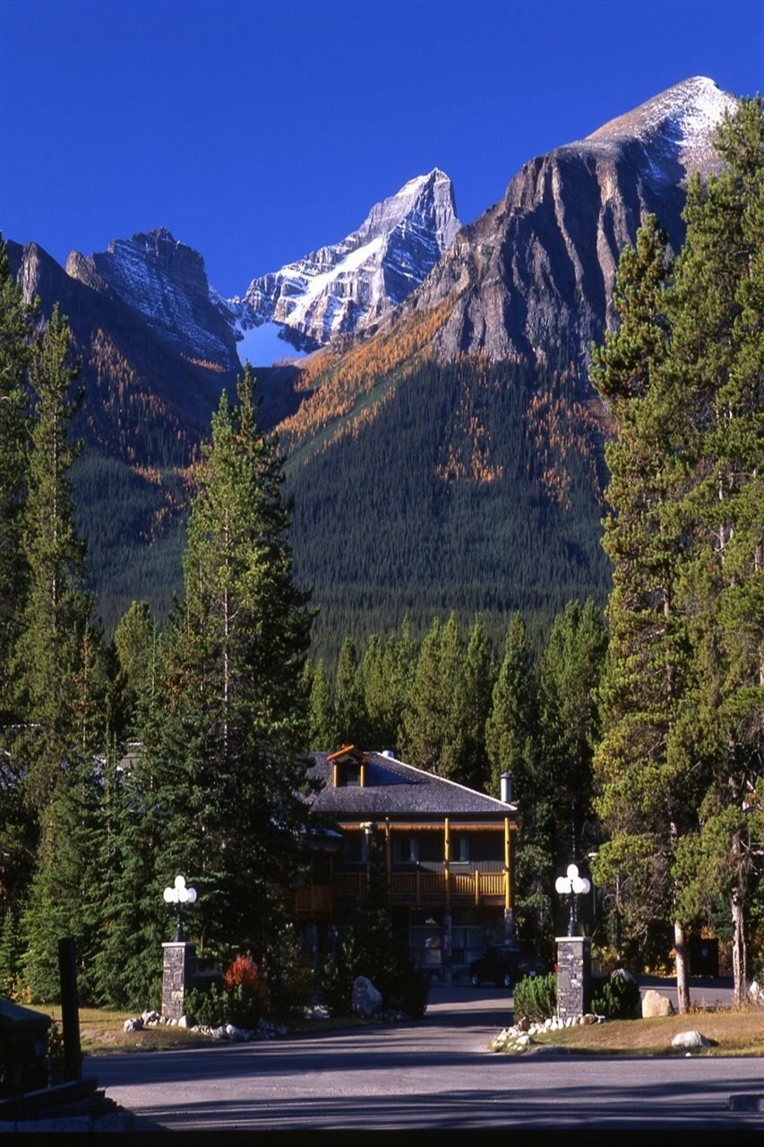 Фото Mountaineer Lodge