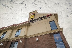 Гостиница Monte Carlo Inn Toronto West Suites