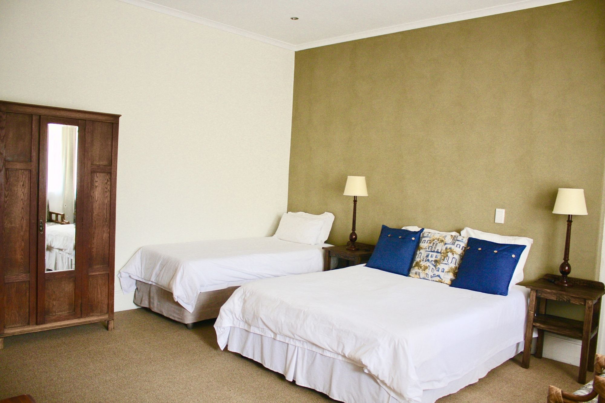 Фото Selborne Bed and Breakfast