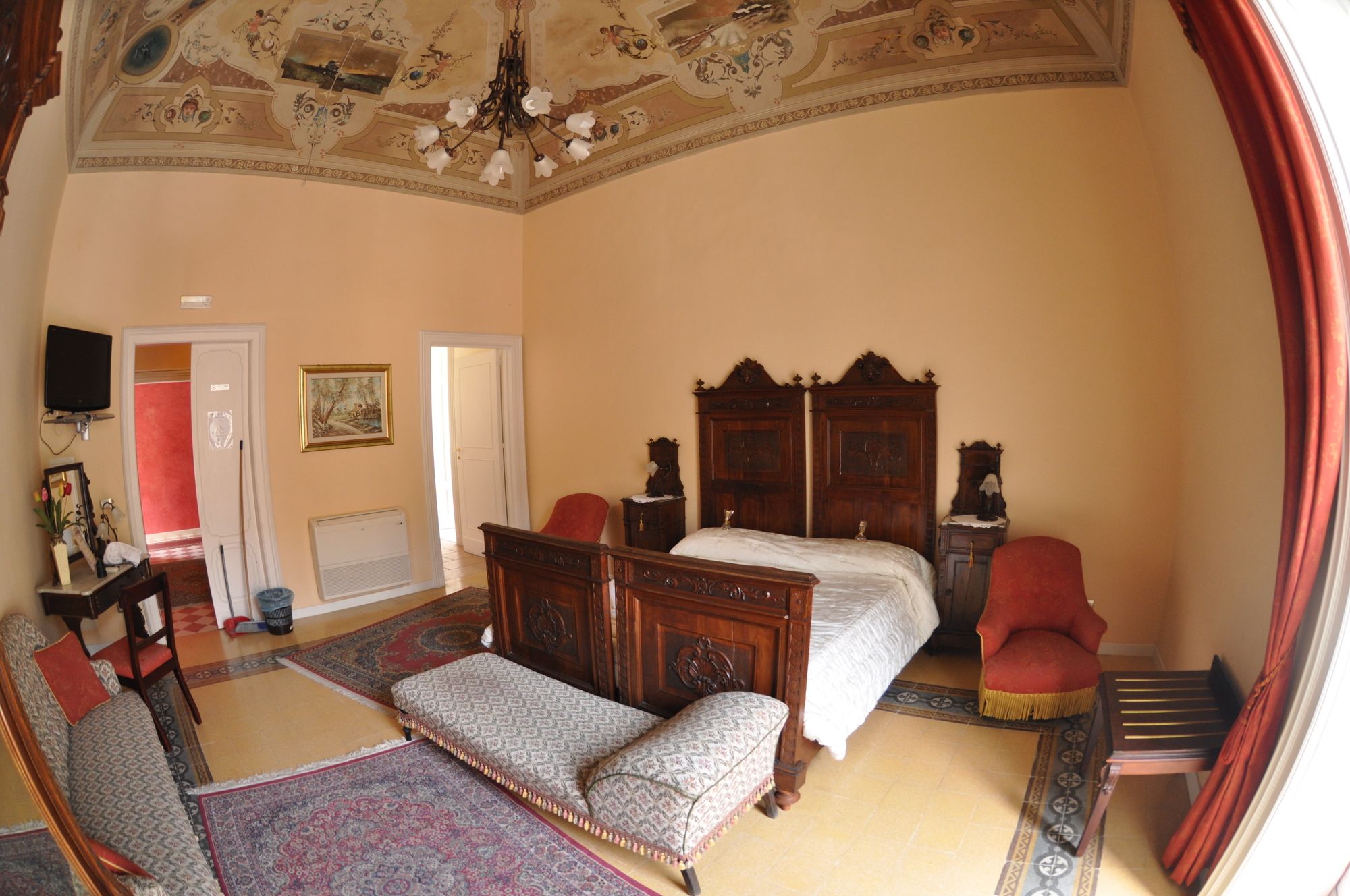 Фото Palazzo 'Il Cavaliere' - B&b di Charme