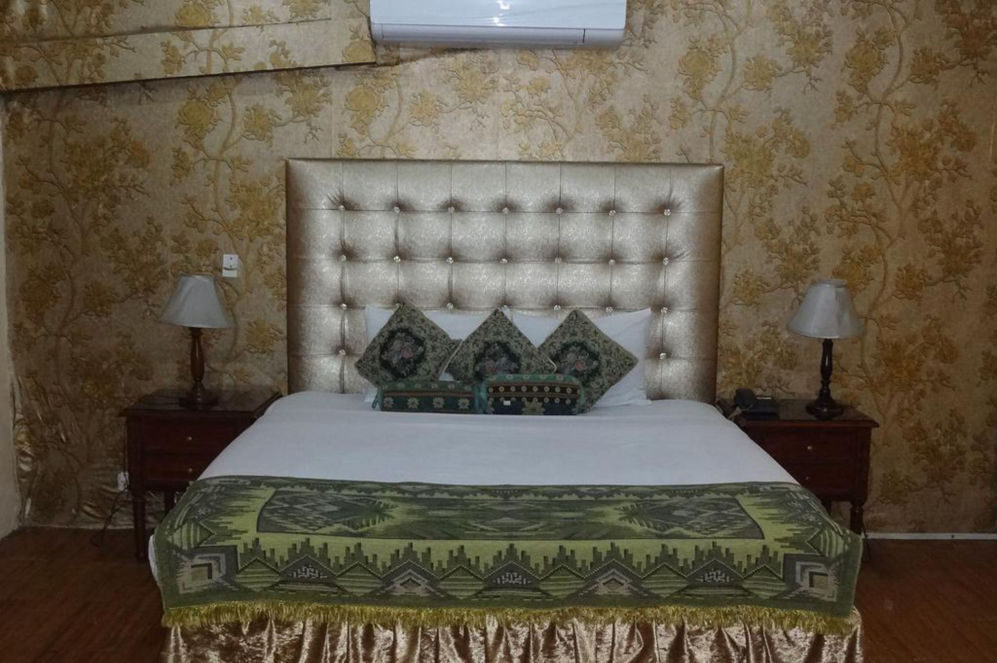 Фото Mall View Hotel