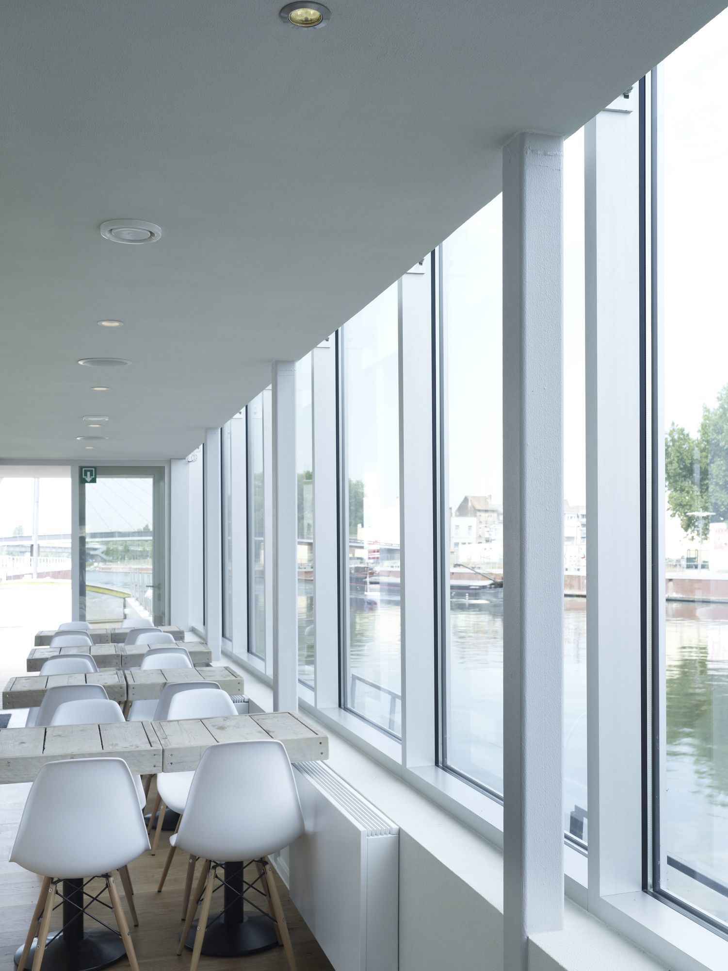 Фото Hotel Restaurant Brasserie Ahoi, Kortrijk