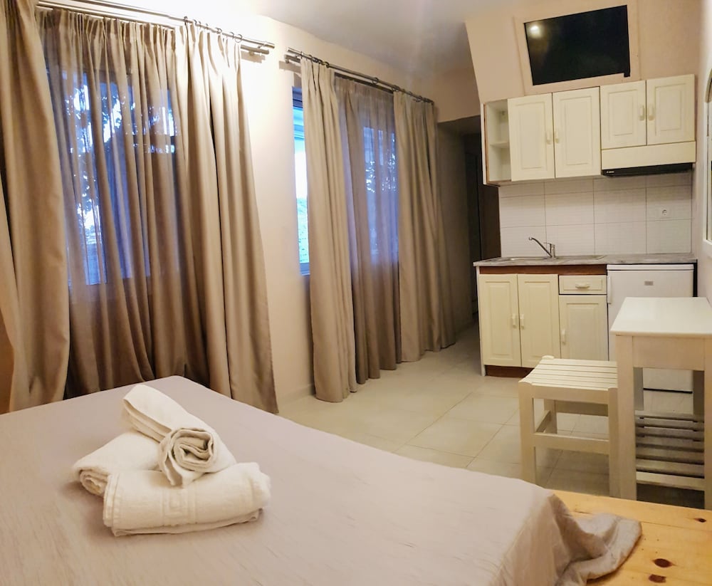 Фото Anemos Hotel