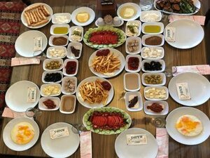 Yaren Tas Mekanlar (Kilis, Kilis Merkez, Meşetlik Mah., Odun Pazarı Sok., 116) ، مقهى