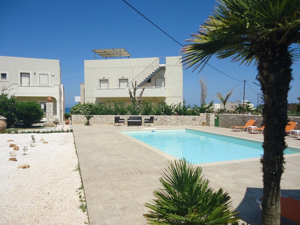 Фото Almyra Apartments