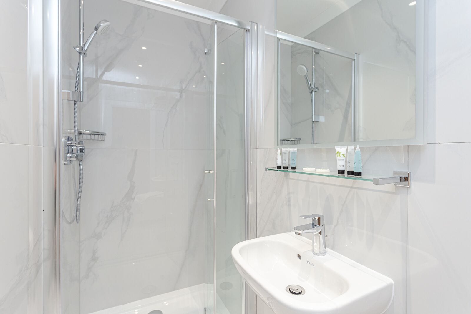 Фото Alexander Apartments