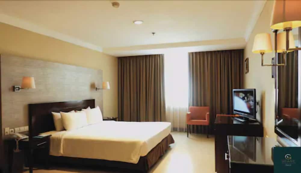Фото Grage Hotel Cirebon