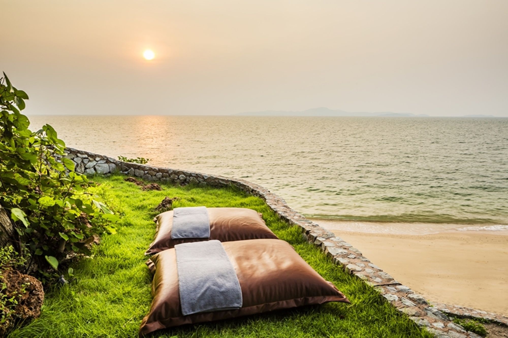 Фото The Monttra Pattaya