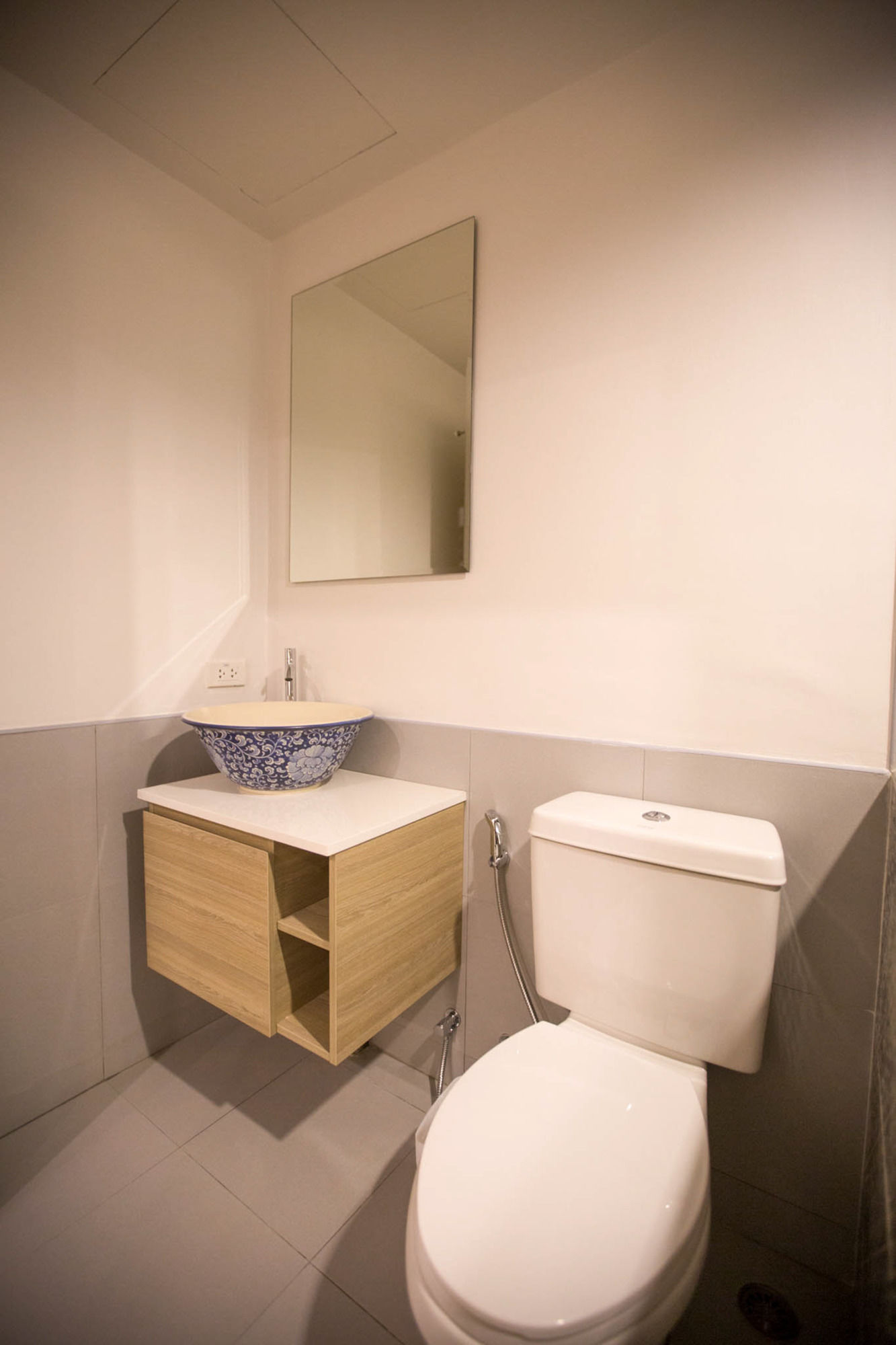 Фото Vera Nidhra - Self check-in after 7pm