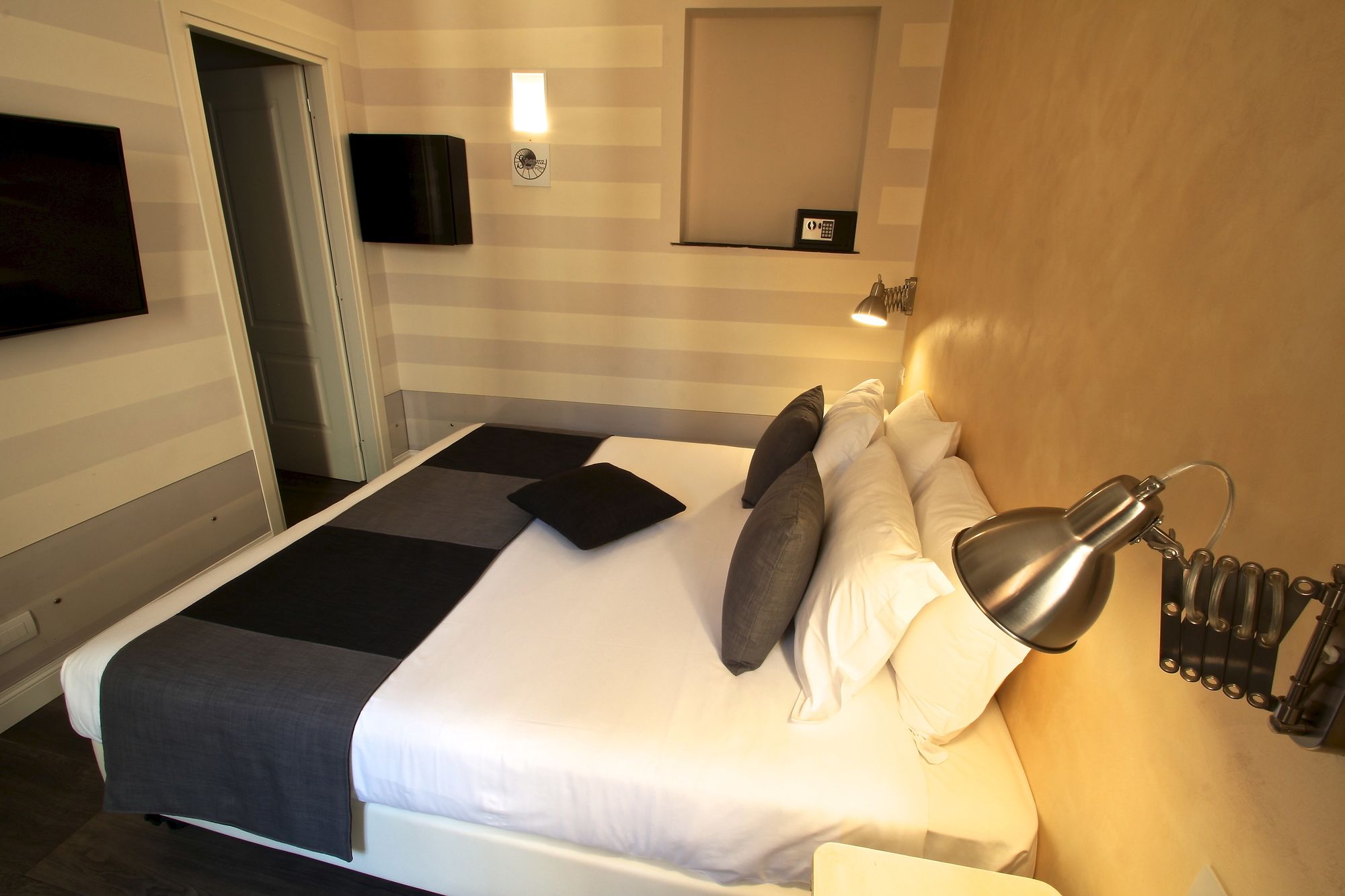 Фото Гостевой Дом Spagna Secret Rooms