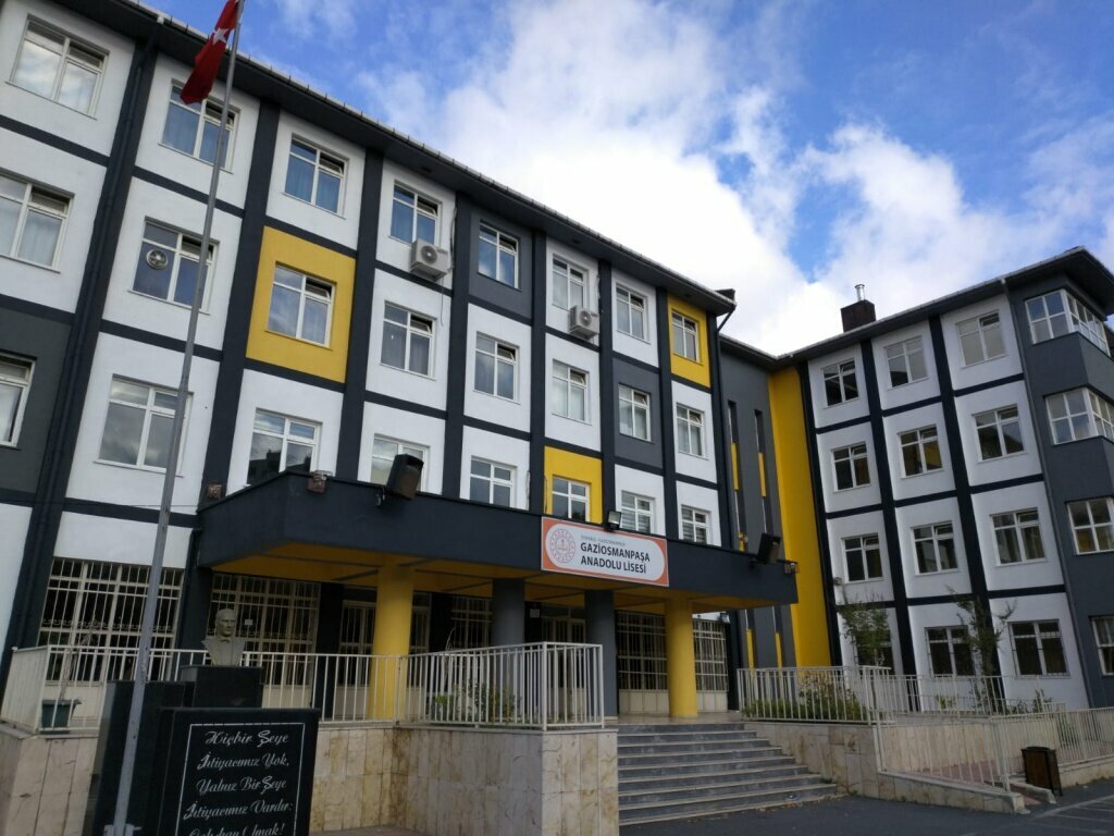 تعليم ثانوي Gaziosmanpasa Anadolu High School ، اسطنبول، صورة