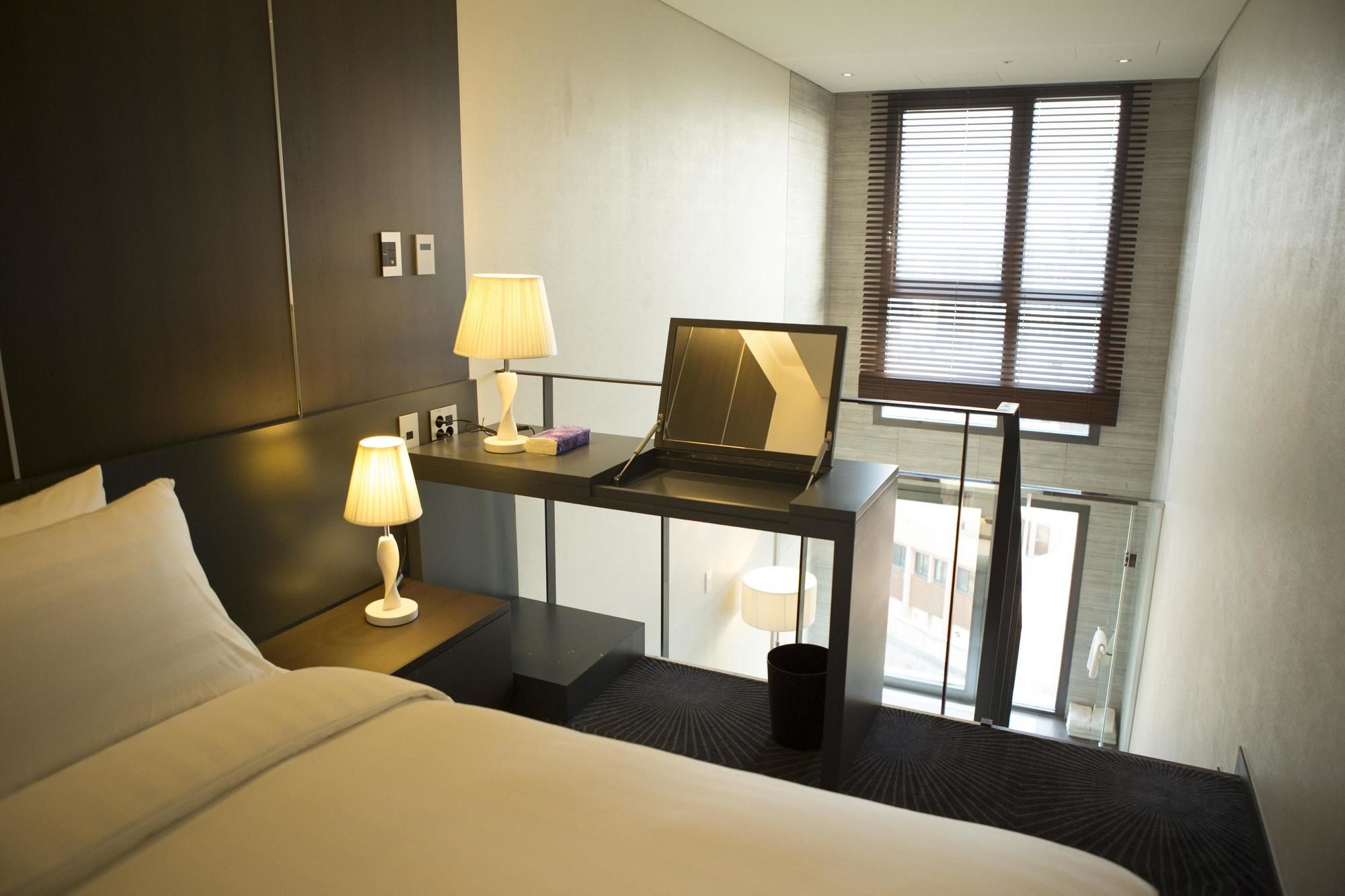 Фото Hotel Golden Daisy Seogwipo Ocean