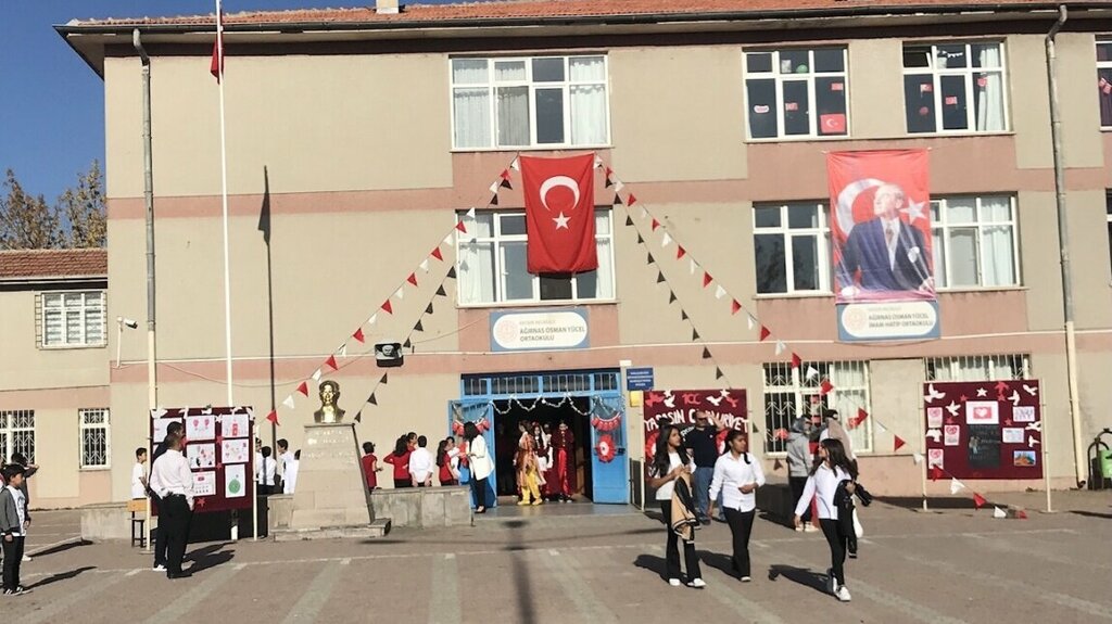 School Agirnas Osman Yucel Imam Hatip Middle School, Kayseri, photo