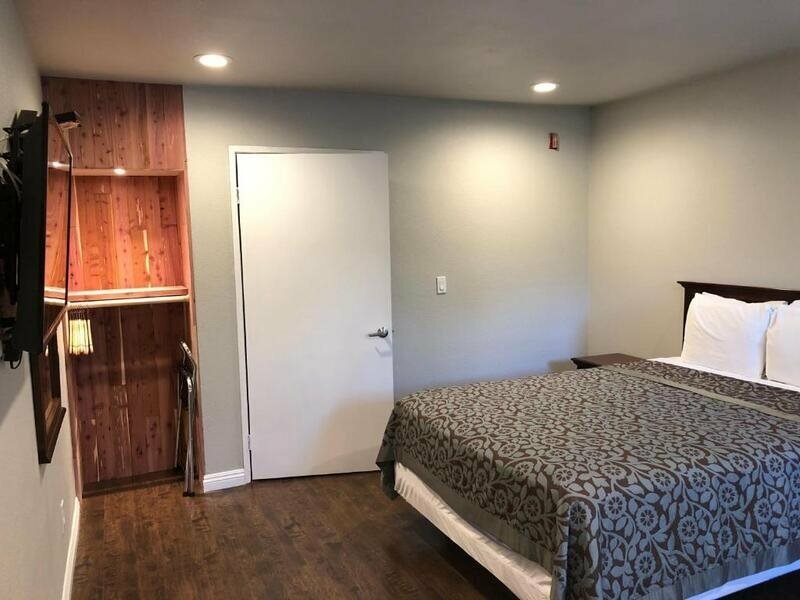 Фото Alamo Inn & Suites