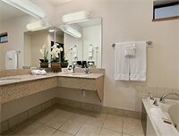 Фото Baymont by Wyndham Seattle/Kirkland Wa