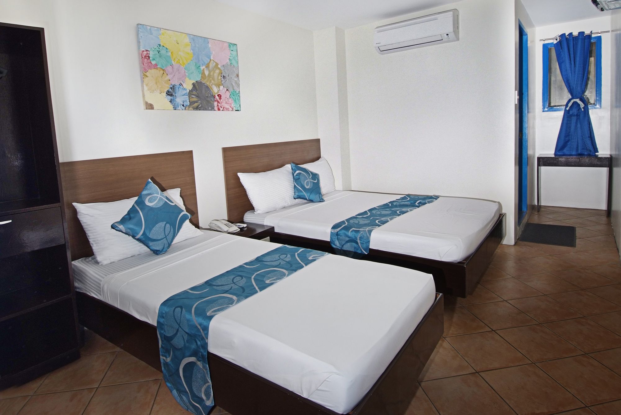 Фото Skyblue Hotel