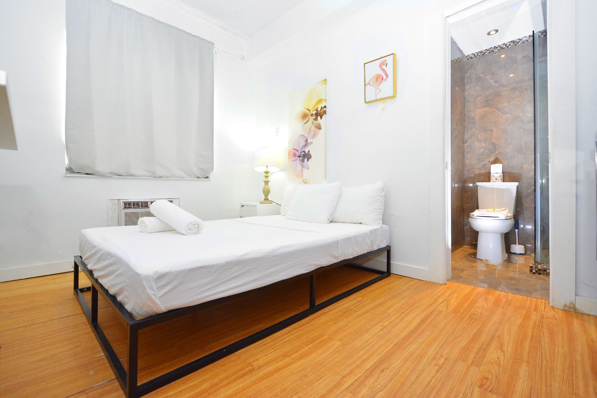 Фото 335 Ocean Walk Apartments