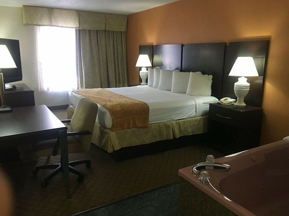 Фото A Victory Inn - West Dearborn