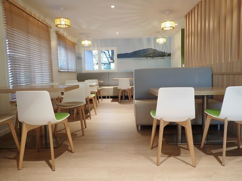 Фото Ibis Styles Annecy Centre Gare