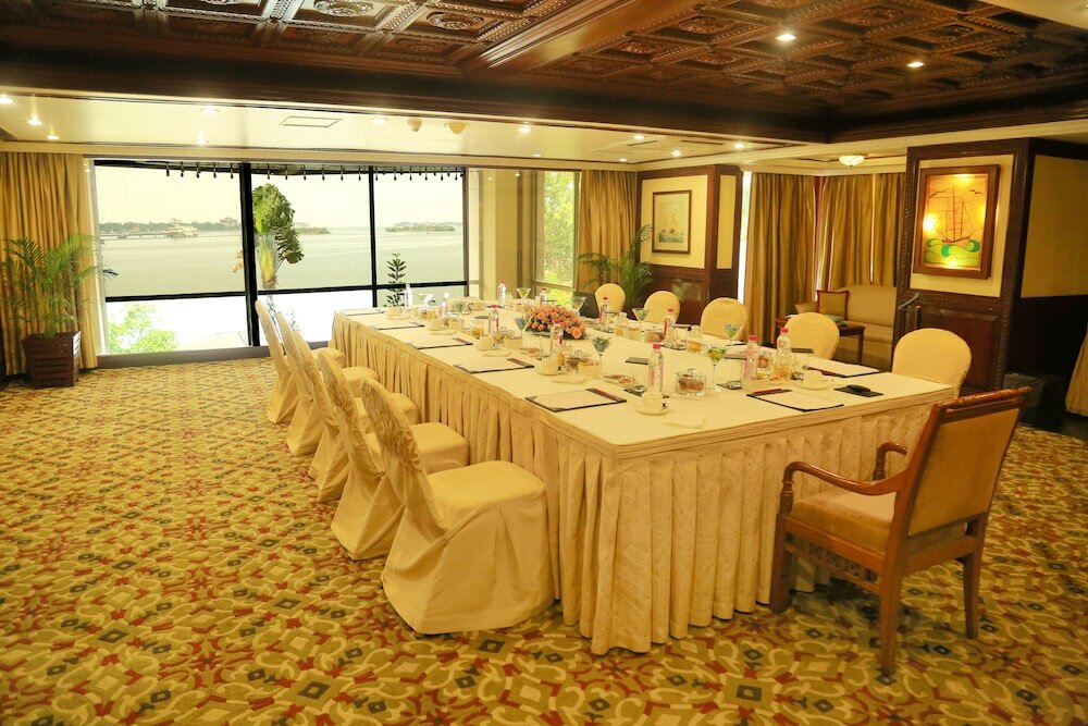 Фото Vivanta Ernakulam, Marine Drive