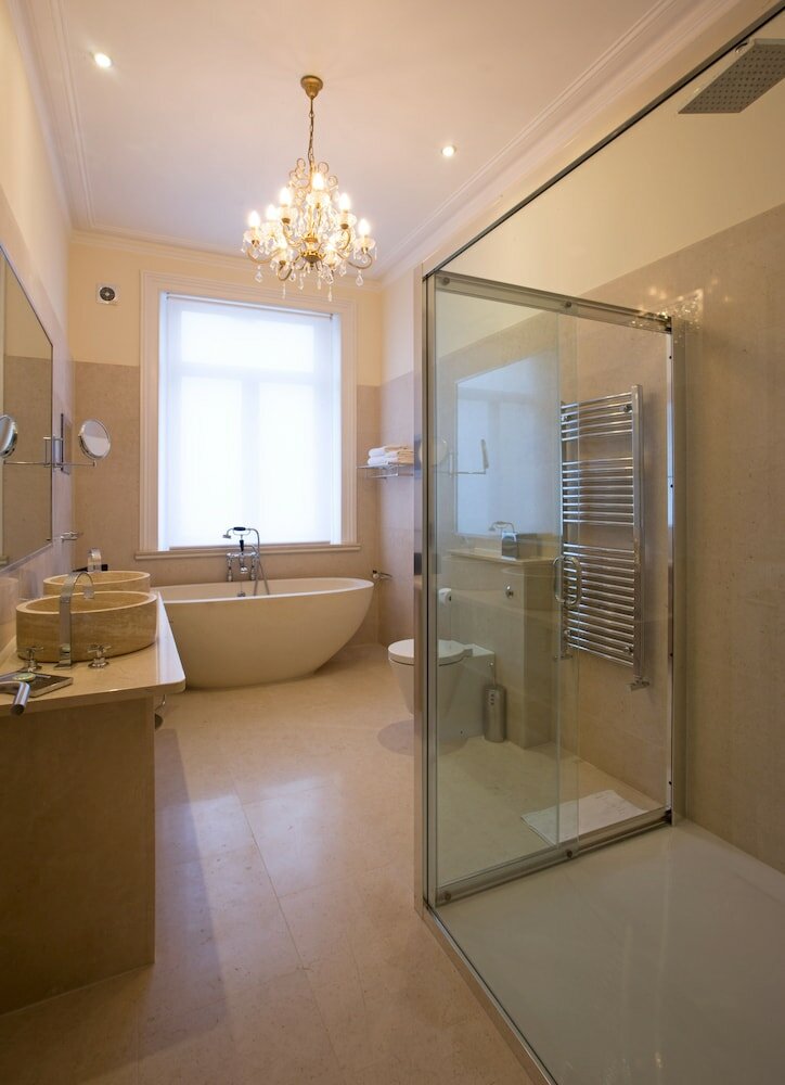 Фото Mayflower Hotel