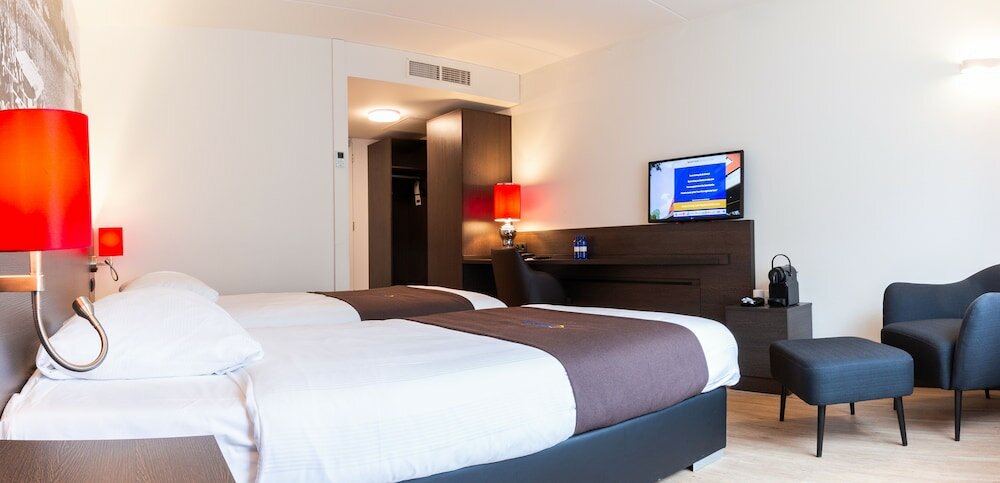 Фото Bastion Hotel Den Haag Rijswijk